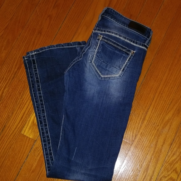 Daytrip Jeans - Picture 1 of 5